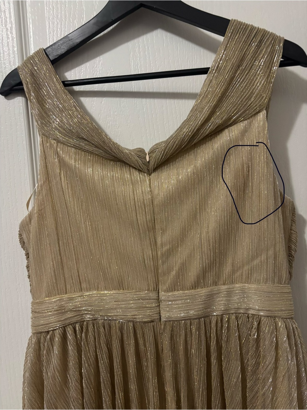 Gold Metallic Pleated V-Neck Party Dress - Picture 4 of 4
